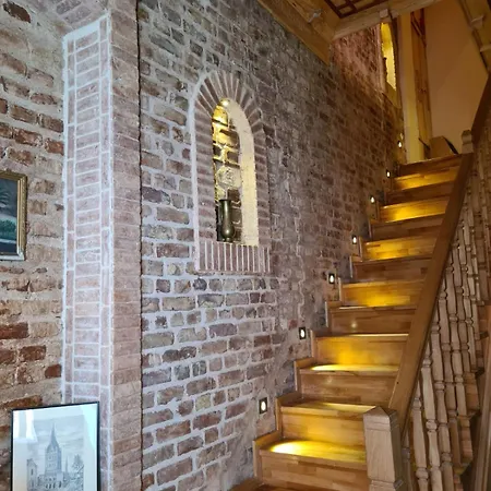 Antique Pearl * Istanbul