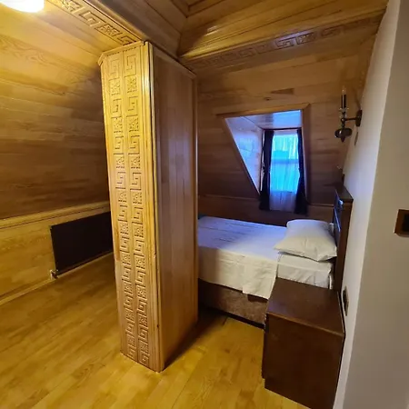 Antique Pearl Apartment